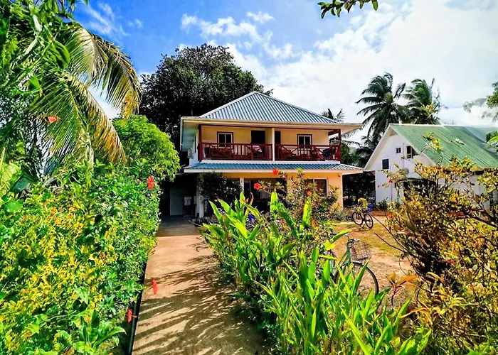 Guest house: Lucy'S Guesthouse